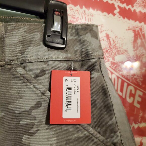 Spanx Stretch Twill Shorts In Green Camouflage Women's Size Large NWT - Picture 12 of 14